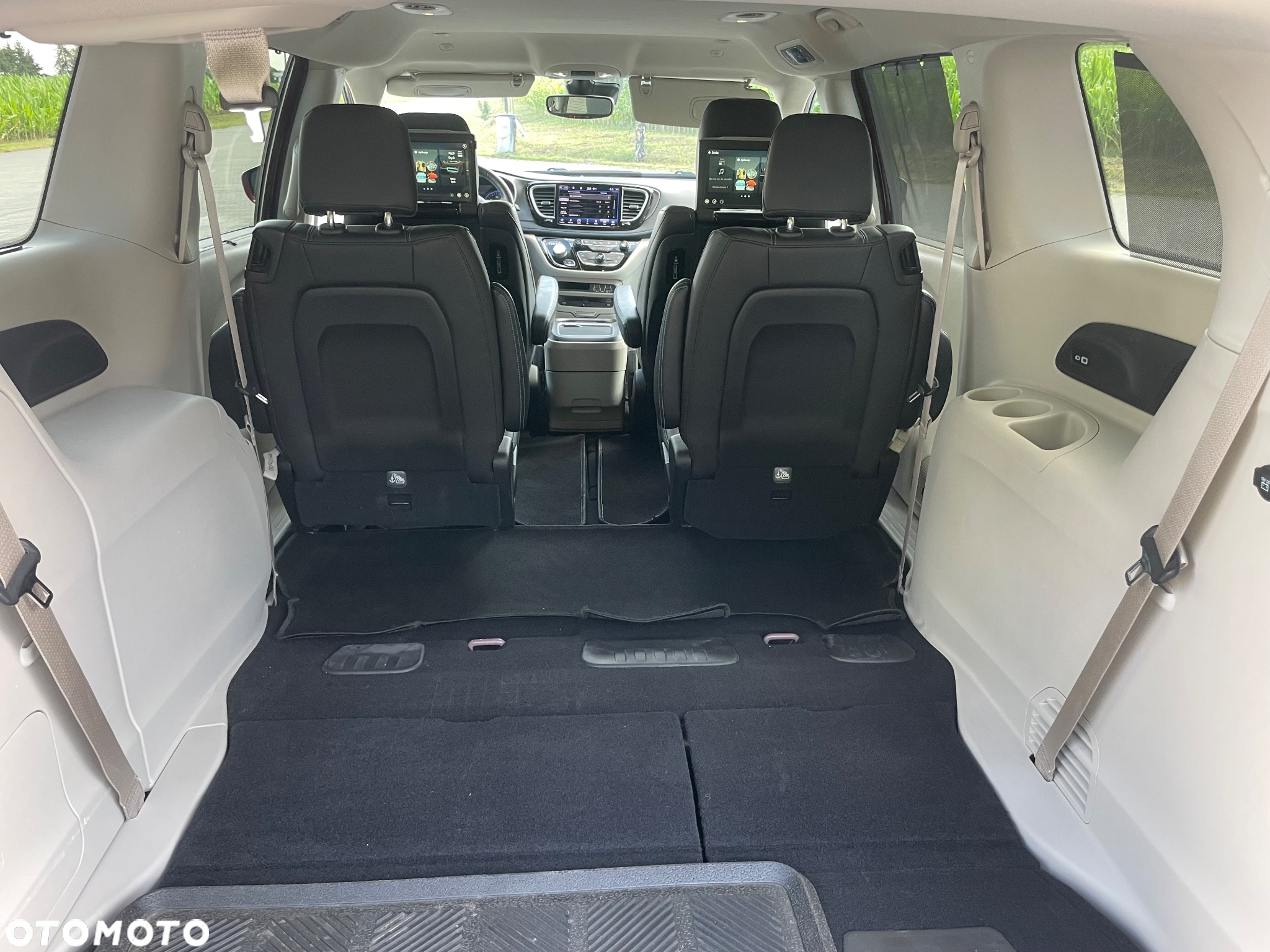 Chrysler Pacifica - 17