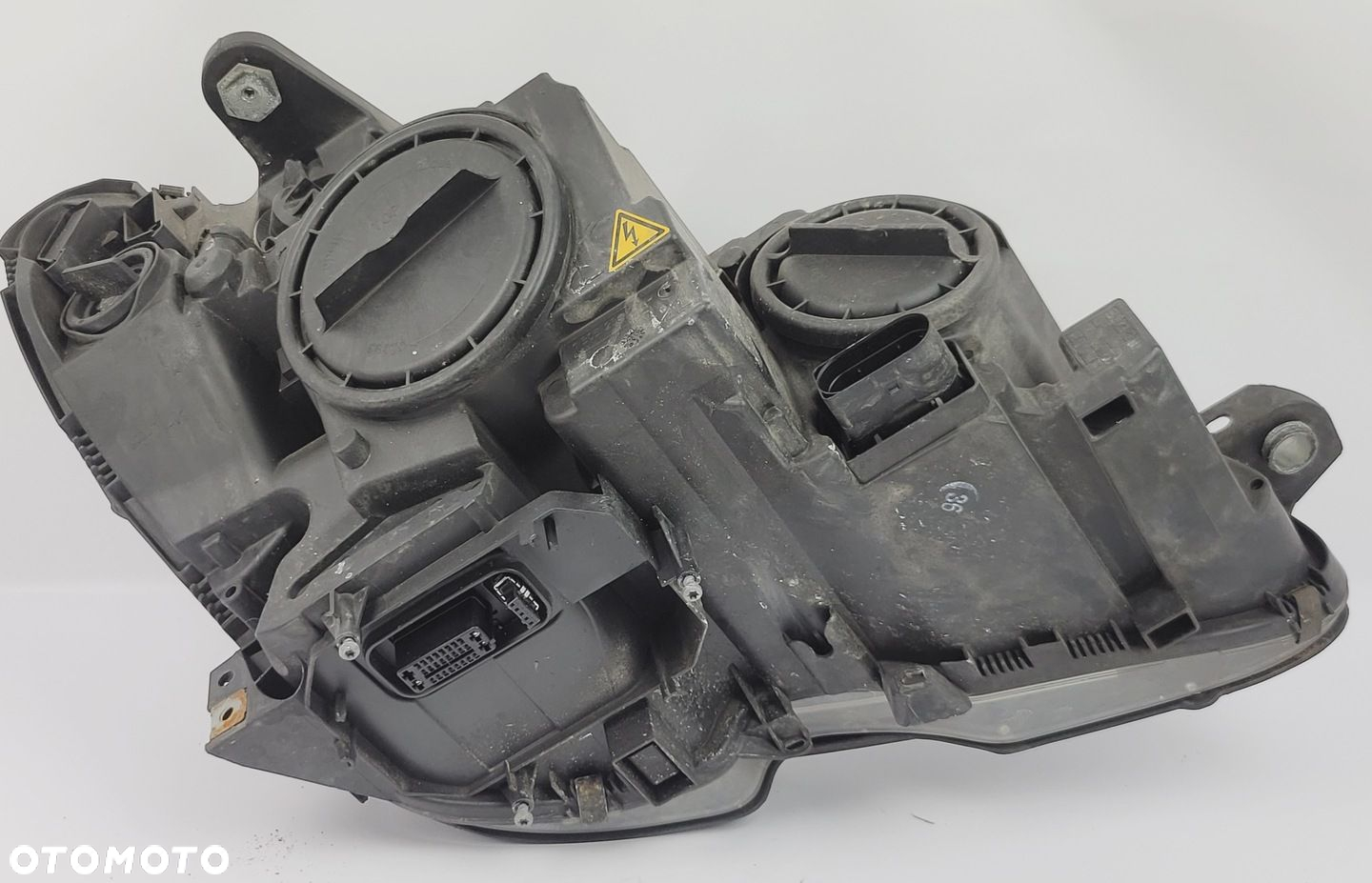 MERCEDES W204 LAMPA PRZEDNIA PRZÓD LEWA BI-XENON SKRĘTNY A2048202959 EU - 13
