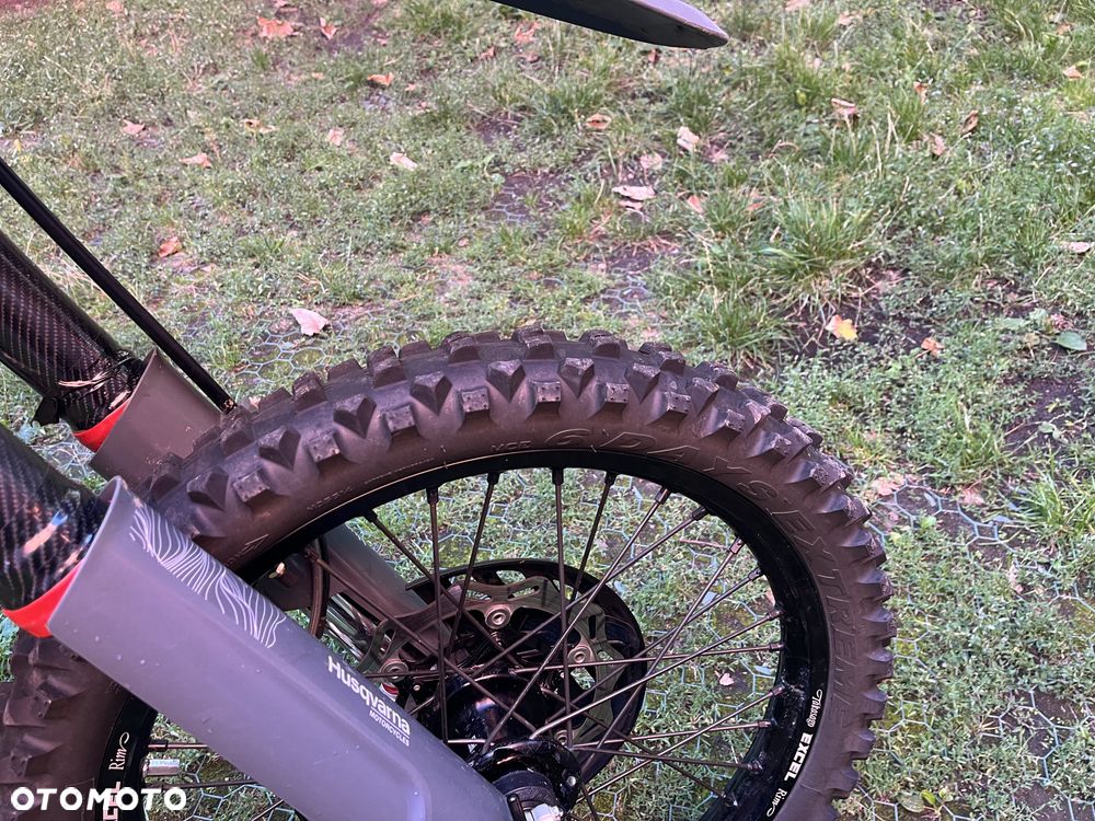 Husqvarna FE - 9