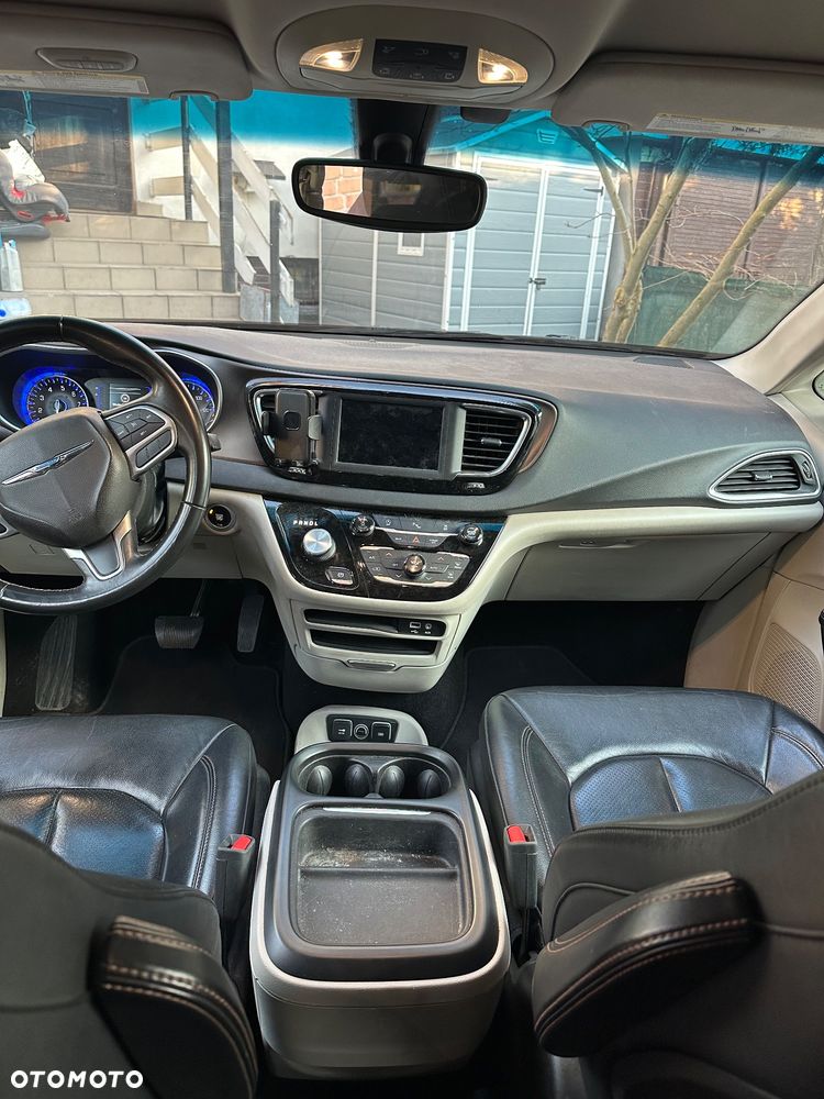 Chrysler Pacifica - 13