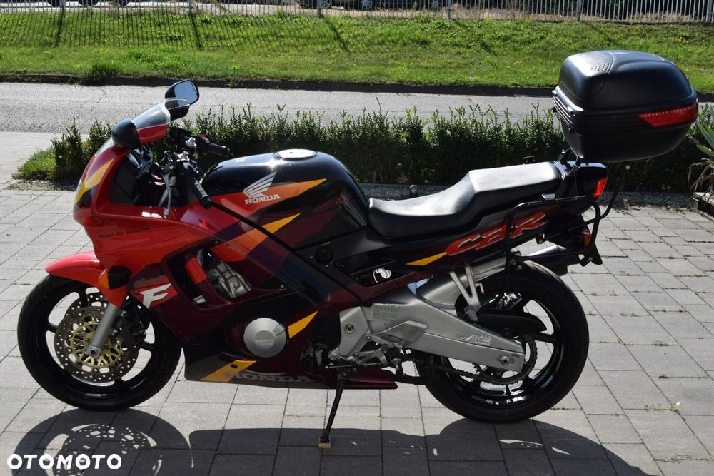 Honda CBR - 11