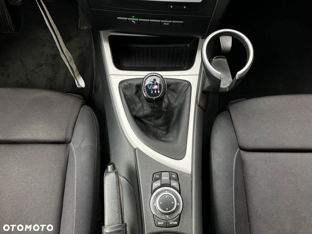 BMW Seria 1 120d Edition Sport - 30
