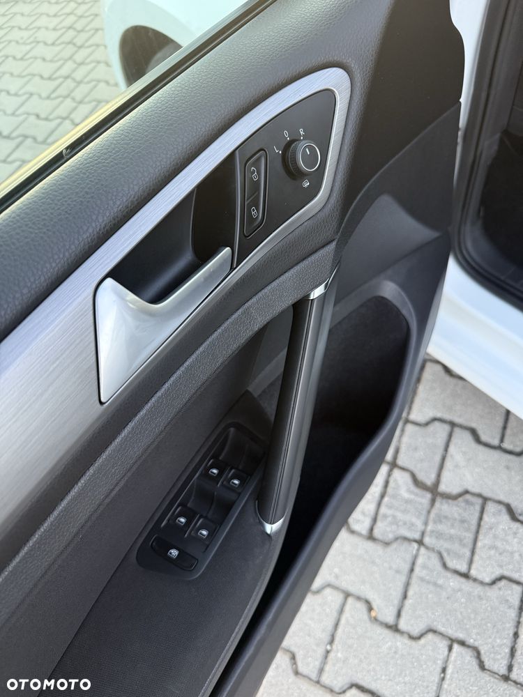 Volkswagen Golf - 5