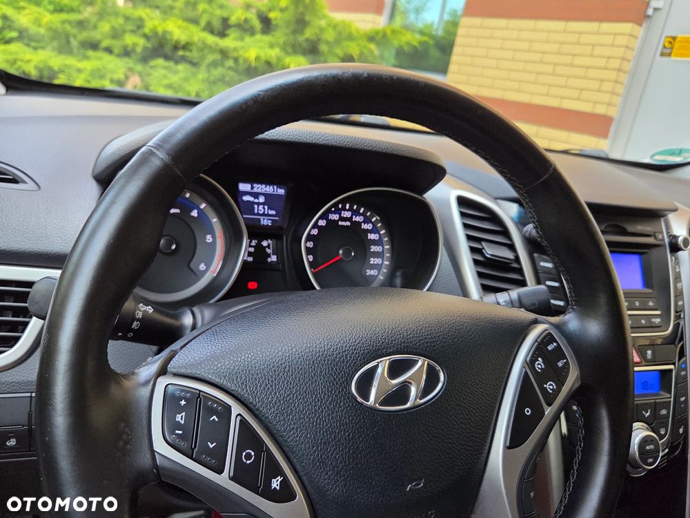 Hyundai i30 1.6 CRDi Premium - 35