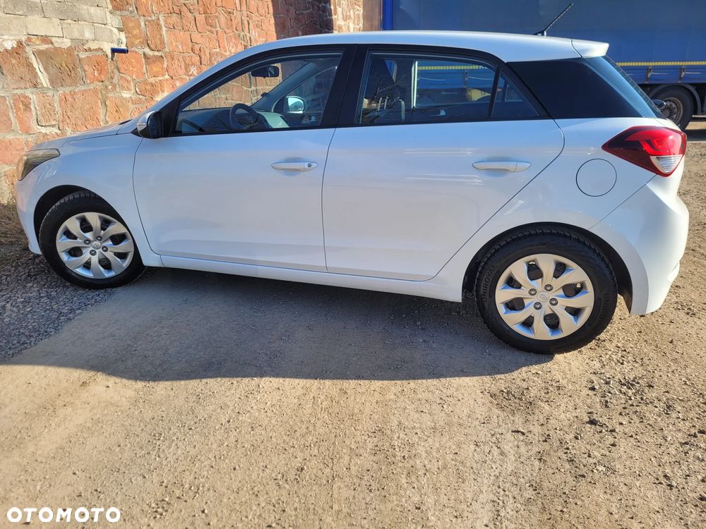 Hyundai i20 blue 1.2 Classic - 14