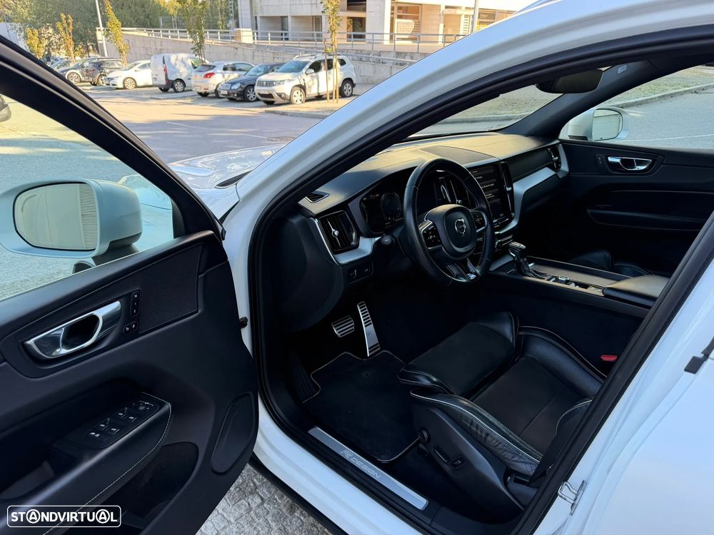 Volvo XC 60 2.0 D4 R-Design AWD Geartronic - 5