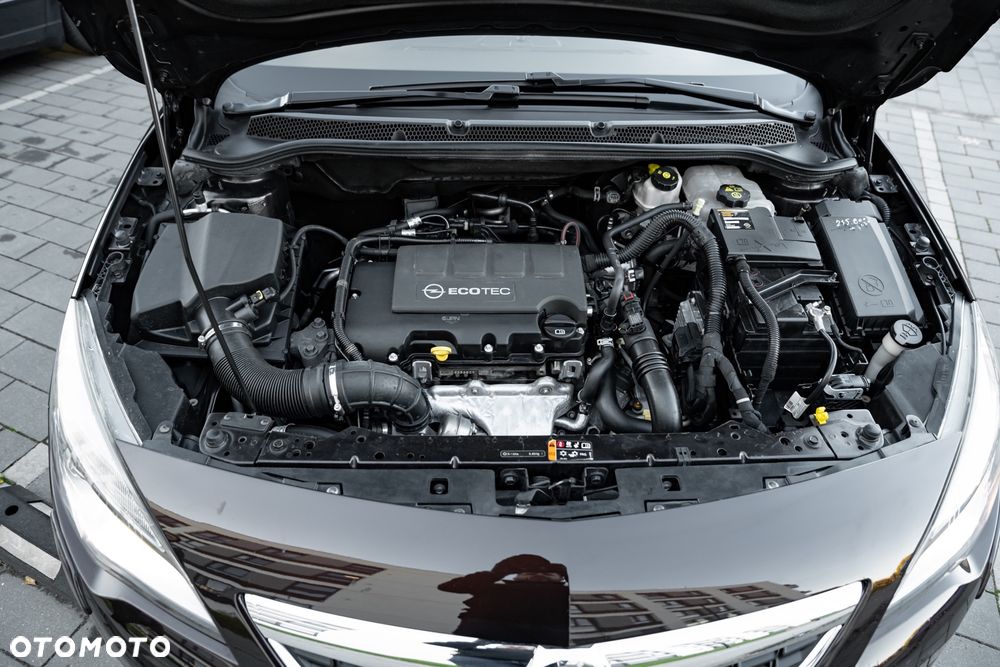 Opel Astra 1.4 Turbo Sports Tourer Automatik Exklusiv - 32