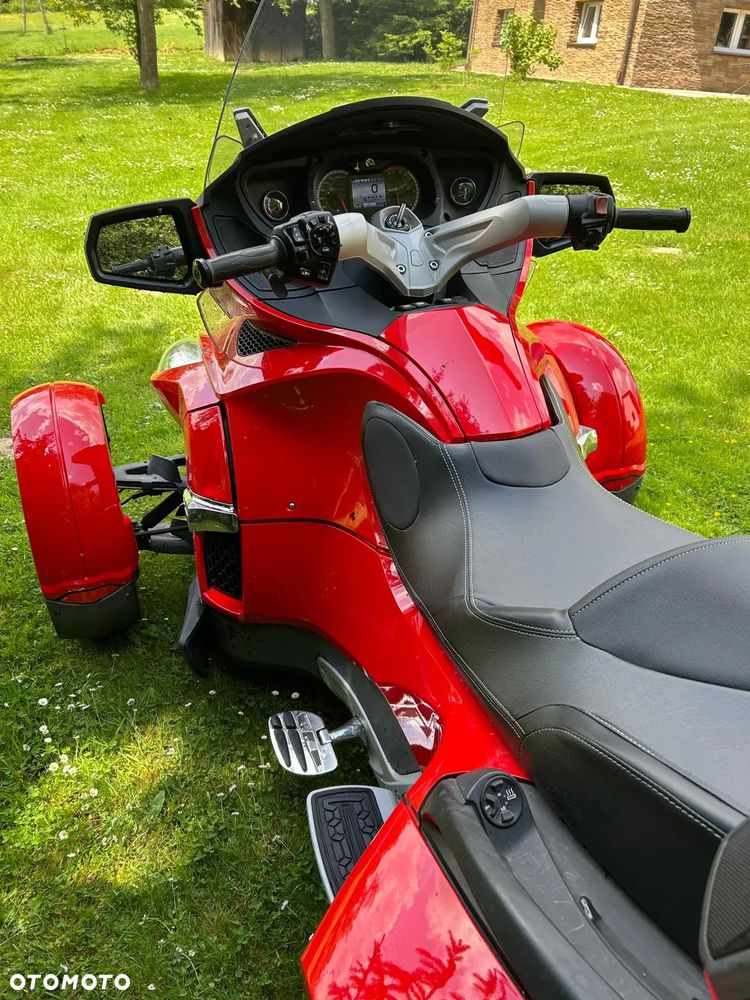 Can-Am Spyder - 15