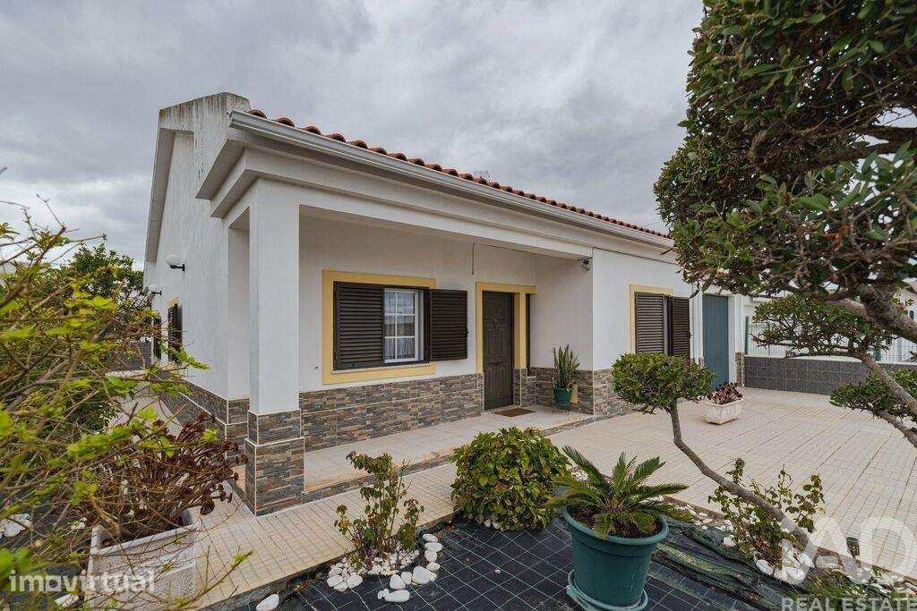 Moradia térrea T3 em Fernão Ferro - Grande imagem: 2/22