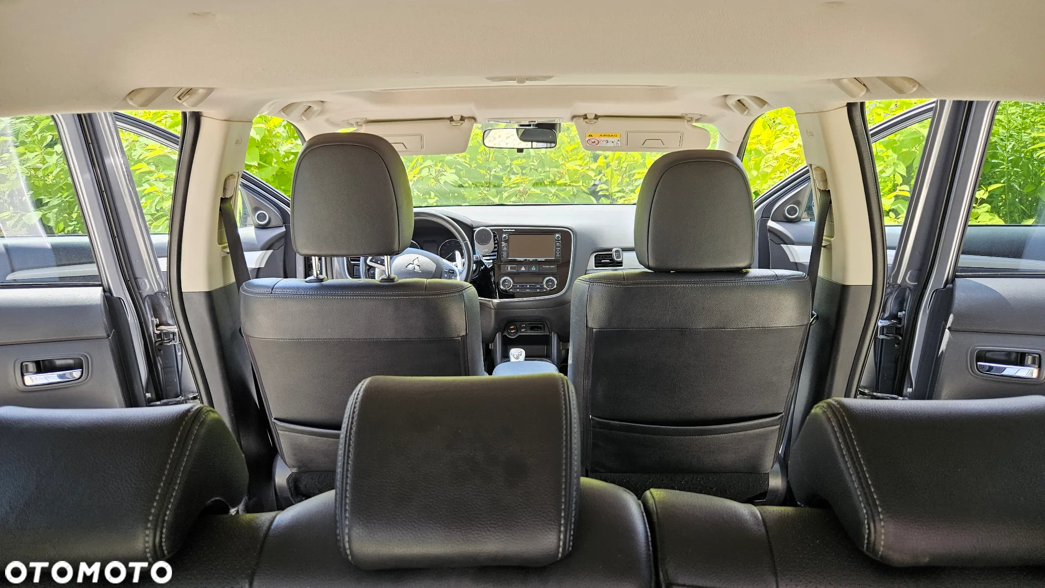 Mitsubishi Outlander - 12