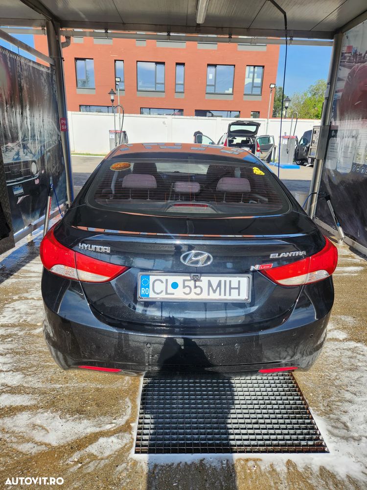 Hyundai Elantra 1.6 MPi - 2