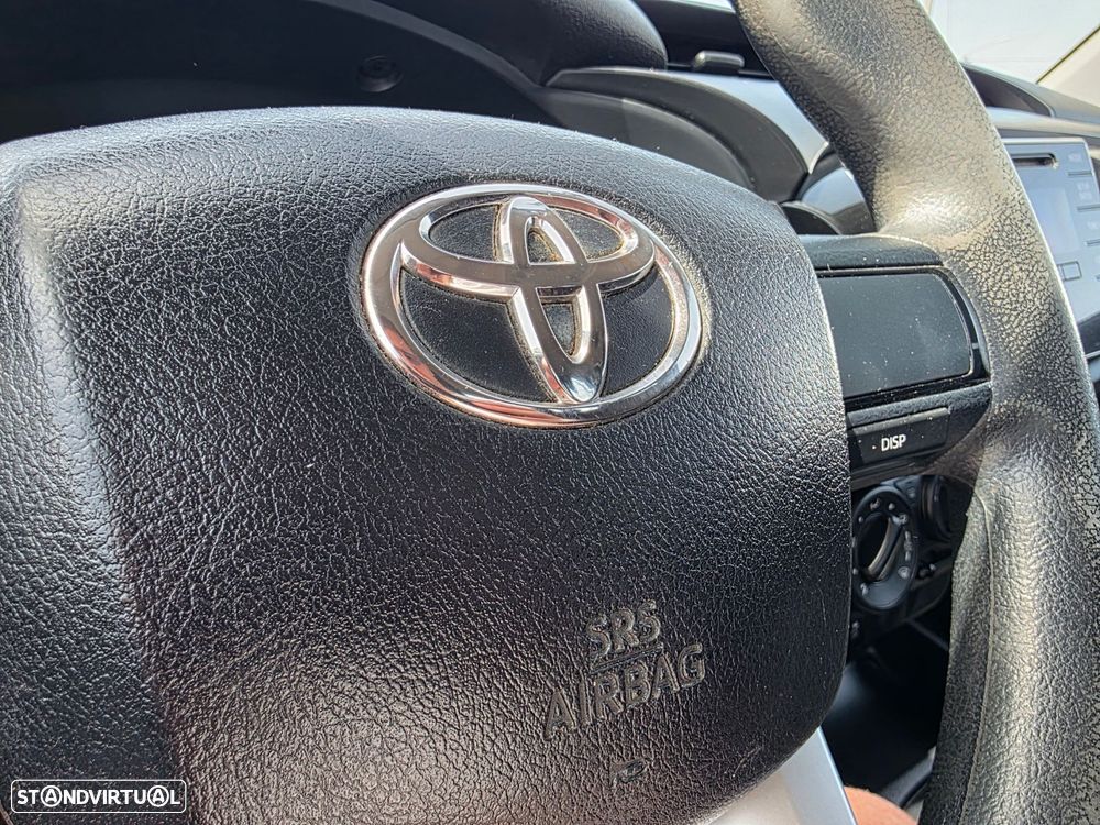 Toyota Hilux 2.4 D-4D 2WD CD CM 3L - 21