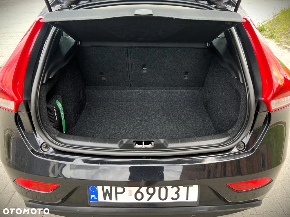 Volvo V40 D2 - 11