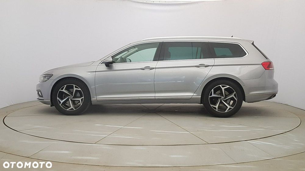 Volkswagen Passat - 4