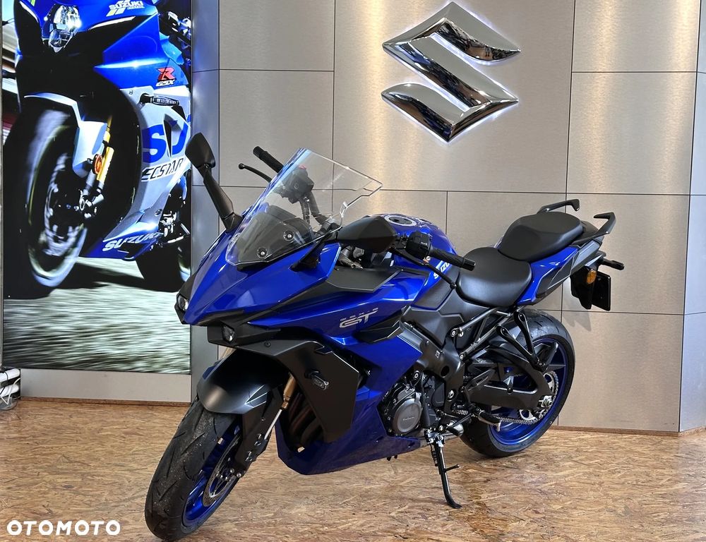 Suzuki GSX - 8