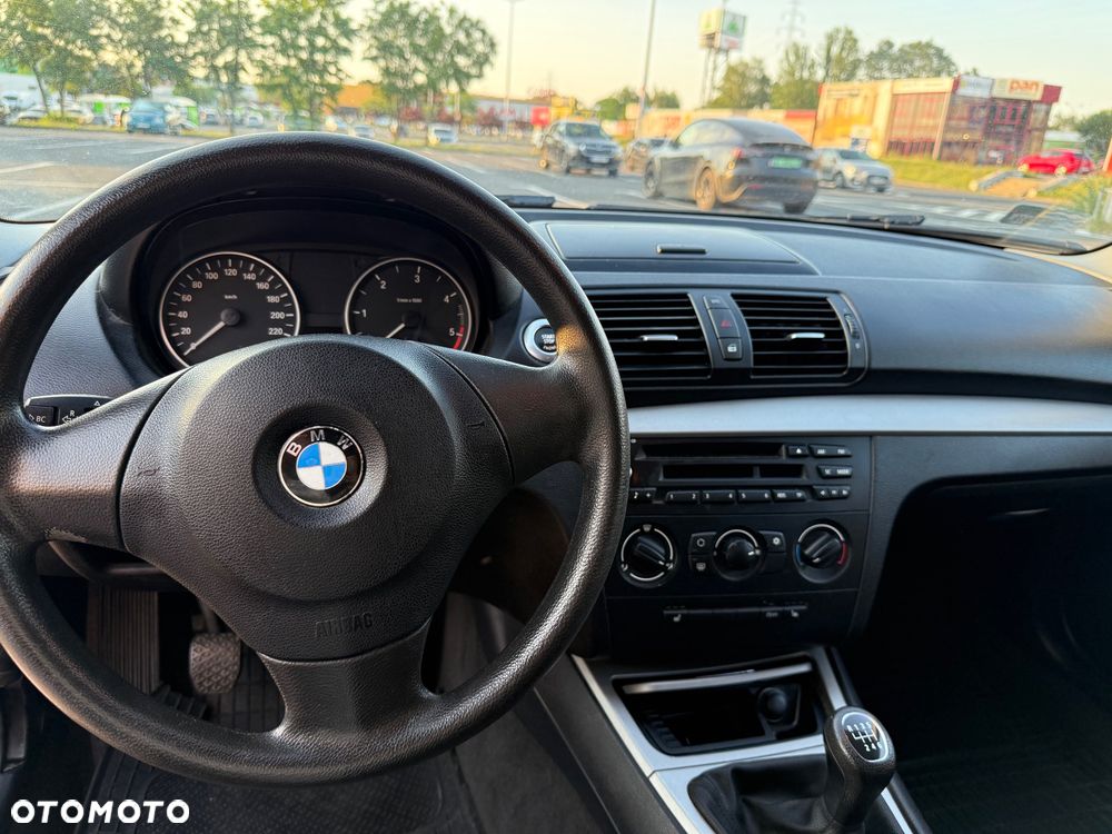 BMW Seria 1 116d - 9