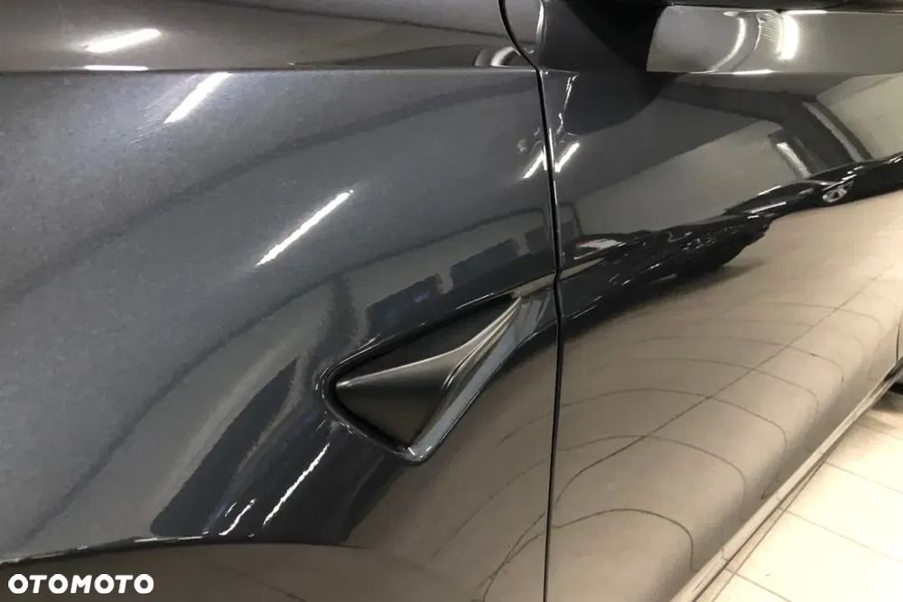 Tesla Model Y Premium Long Range RWD - 7