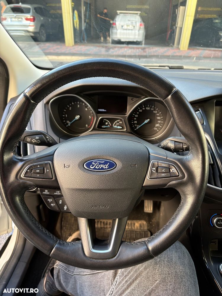 Ford Focus 1.5 TDCi ECOnetic 88g Start-Stopp-Sy Titanium - 6