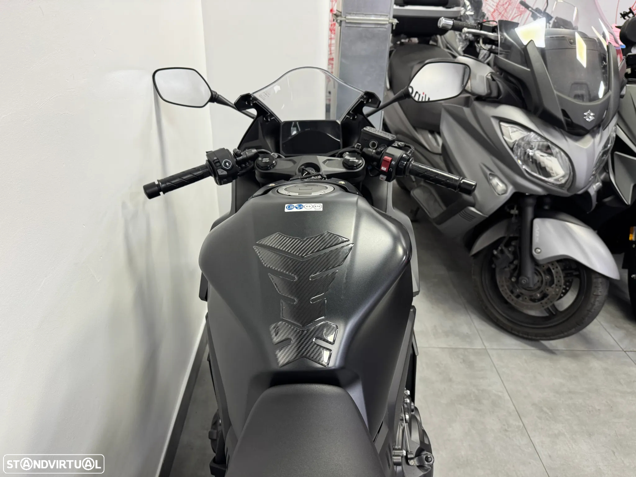 Honda CBR 650 R - 7