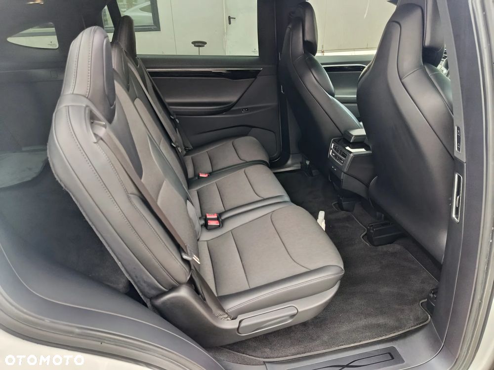 Tesla Model X 75 D - 23