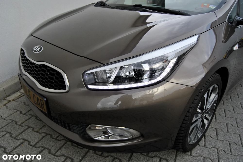 Kia Ceed 1.6 GDI Fifa World Cup Edition - 14