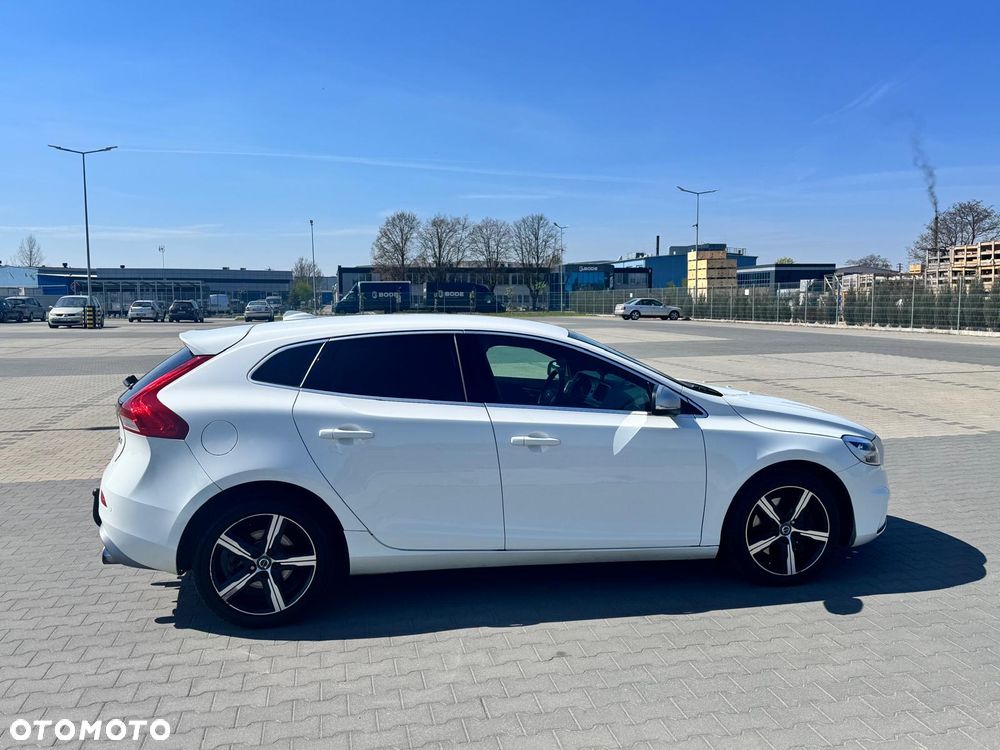 Volvo V40 D3 Geartronic RDesign - 6