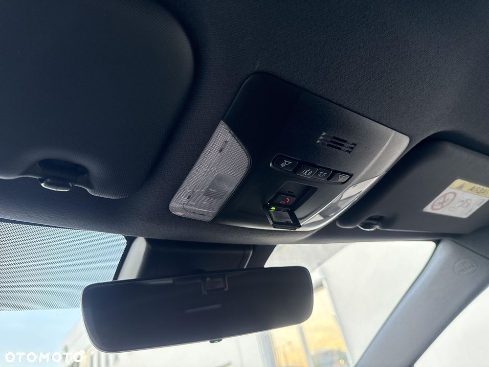 Toyota Corolla 2.0 Hybrid Comfort - 24