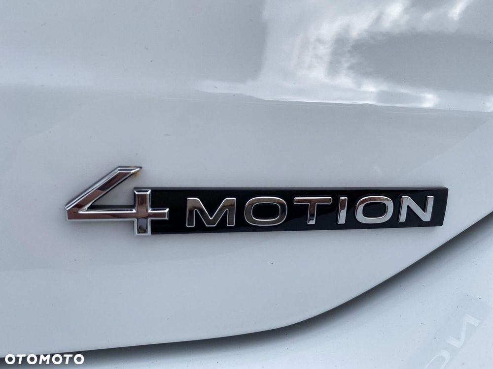 Volkswagen Passat Variant 2.0 TDI SCR 4Mot Elegance DSG - 38