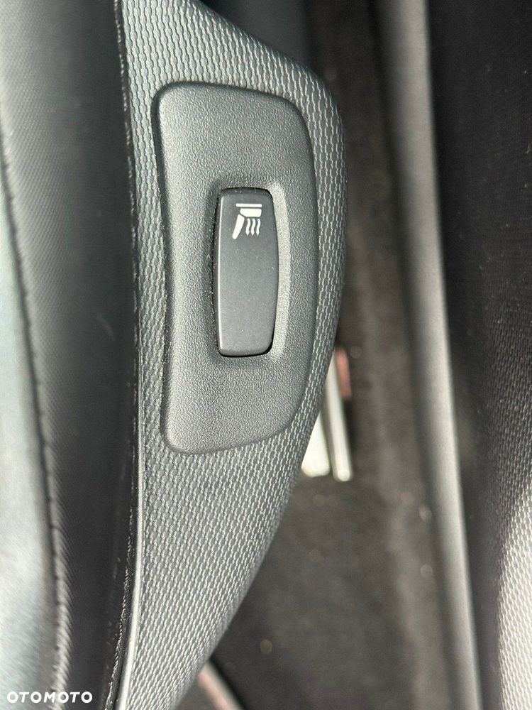 Renault Captur dCi 90 EDC Helly Hansen - 20