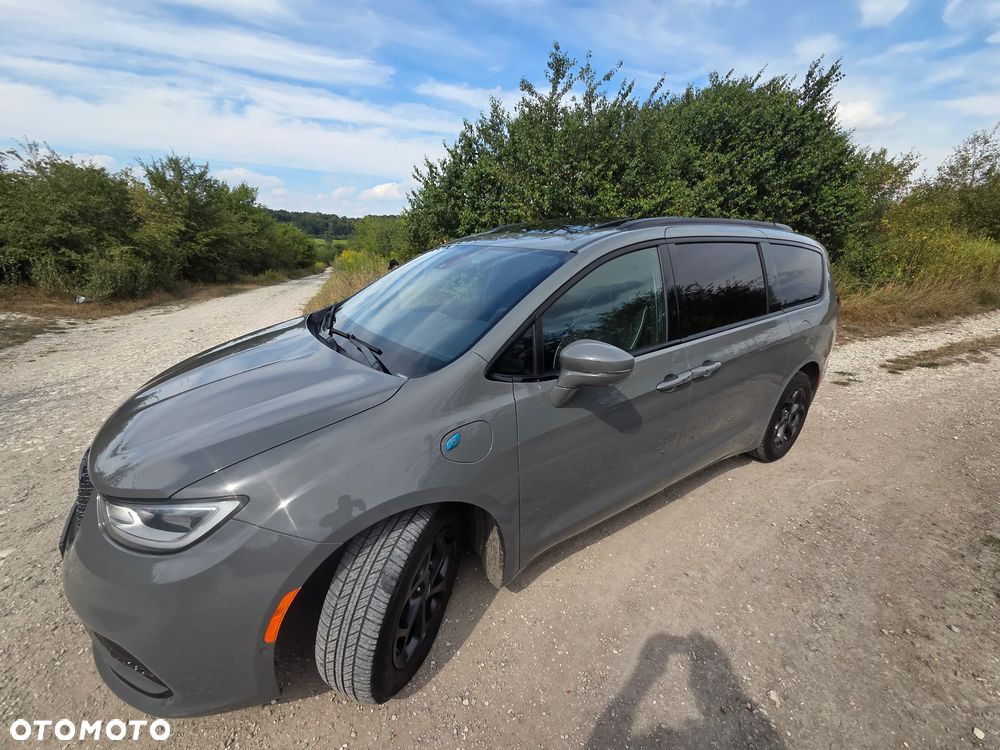 Chrysler Pacifica - 8