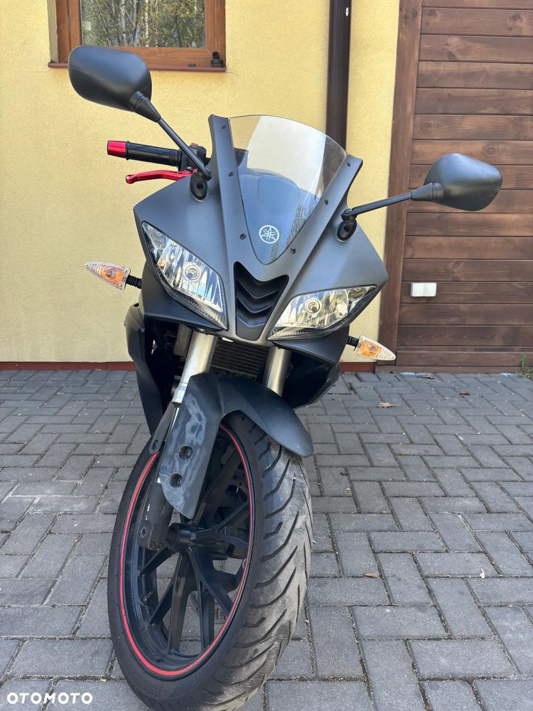 Yamaha YZF - 4