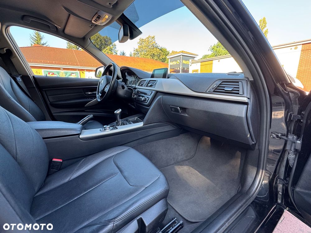 BMW Seria 3 318d Blue Performance - 15