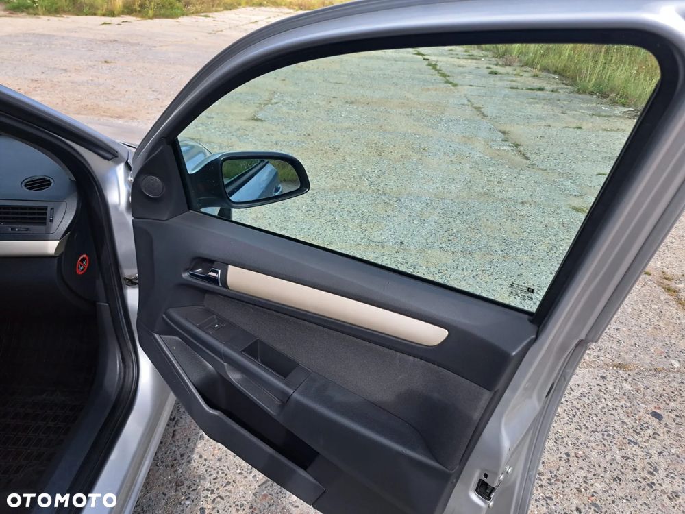 Opel Astra 1.6 Edition Sport - 28