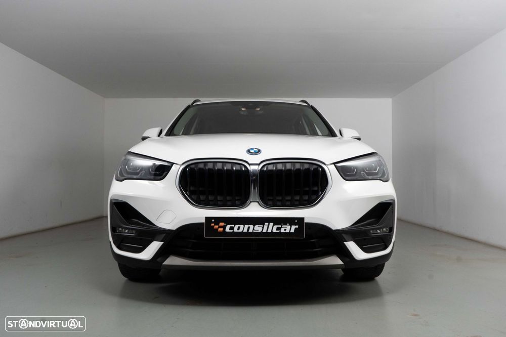 BMW X1 25 e xDrive Corporate Edition - 4