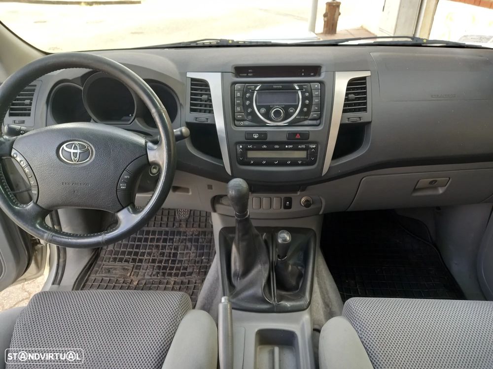 Toyota Hilux 2.5 D-4D 4WD CD CM PM+AC - 1