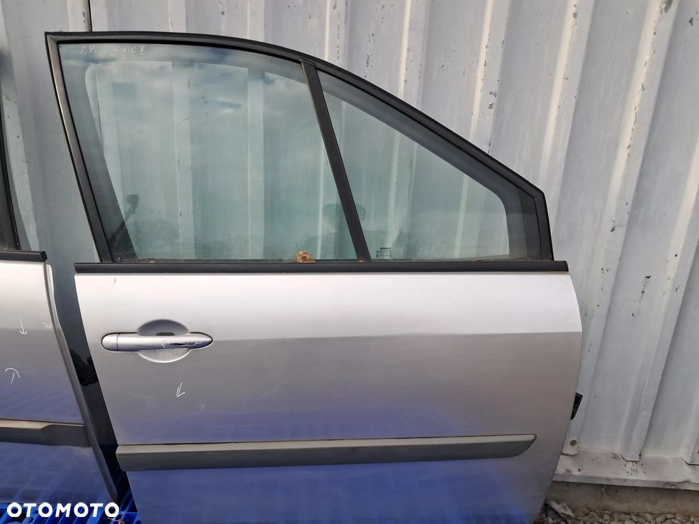 Renault Scenic II 1.6 Benzyna Drzwi - 11
