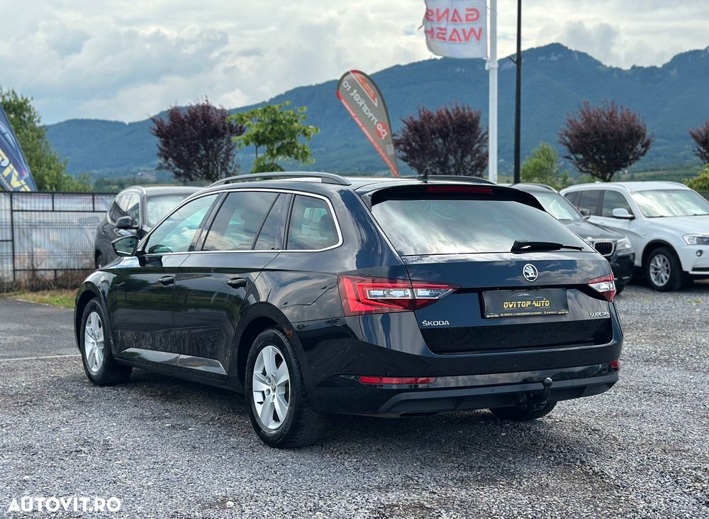 Skoda Superb 1.6 TDI DSG Ambition - 6