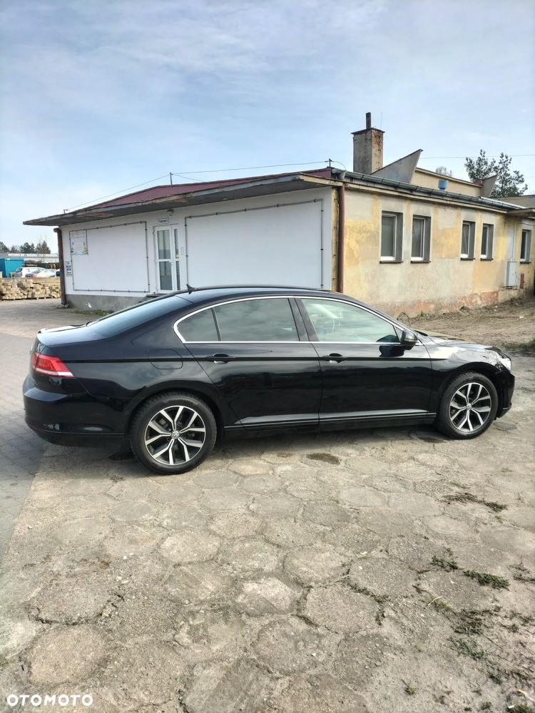 Volkswagen Passat - 12