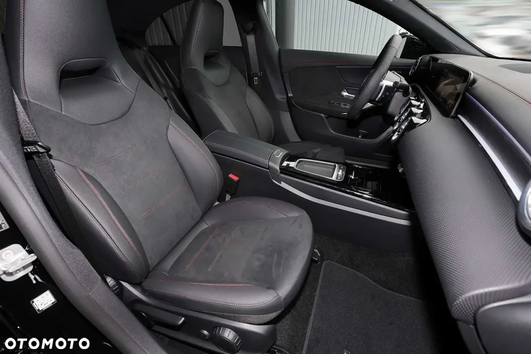 Mercedes-Benz CLA 200 AMG Line 7G-DCT - 10