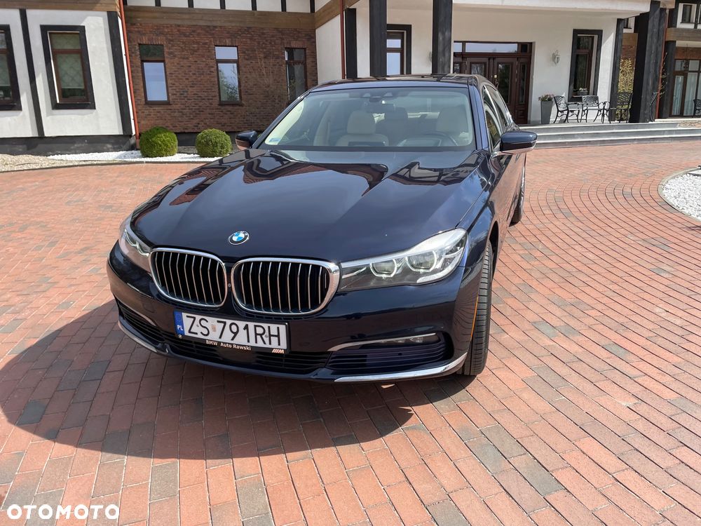 BMW Seria 7 740Li - 24