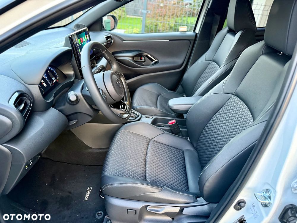 Toyota Yaris Hybrid 1.5 Executive - 24