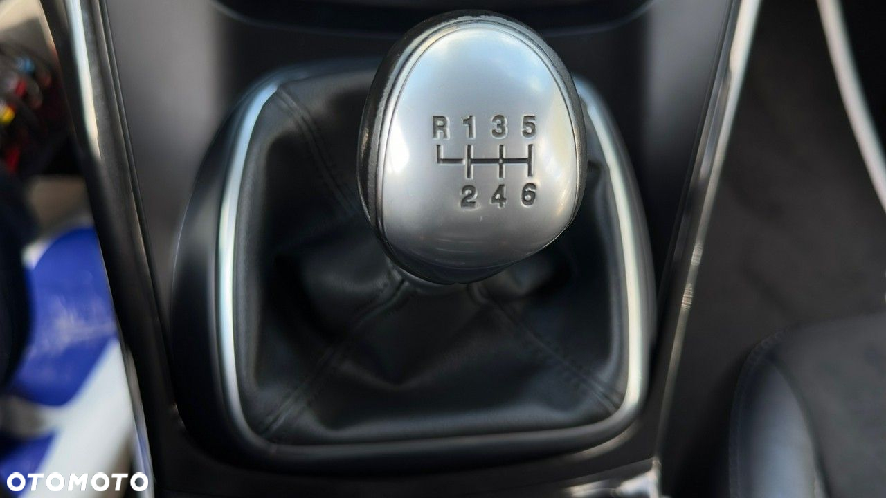 Ford Kuga - 19