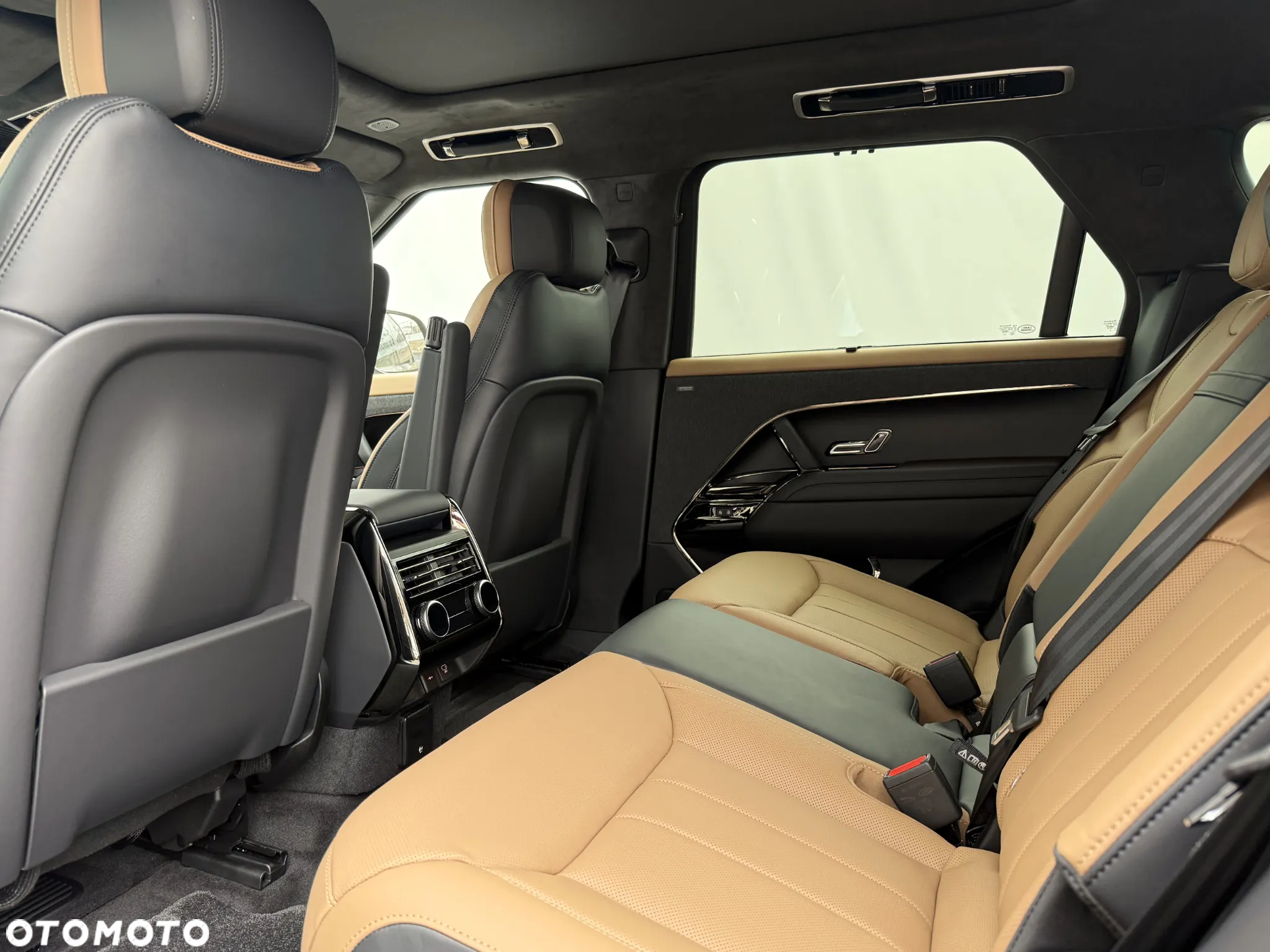 Land Rover Range Rover Sport D350 Autobiography - 8