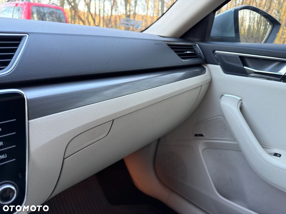 Skoda Superb 2.0 TDI SCR 4x4 Style DSG - 23