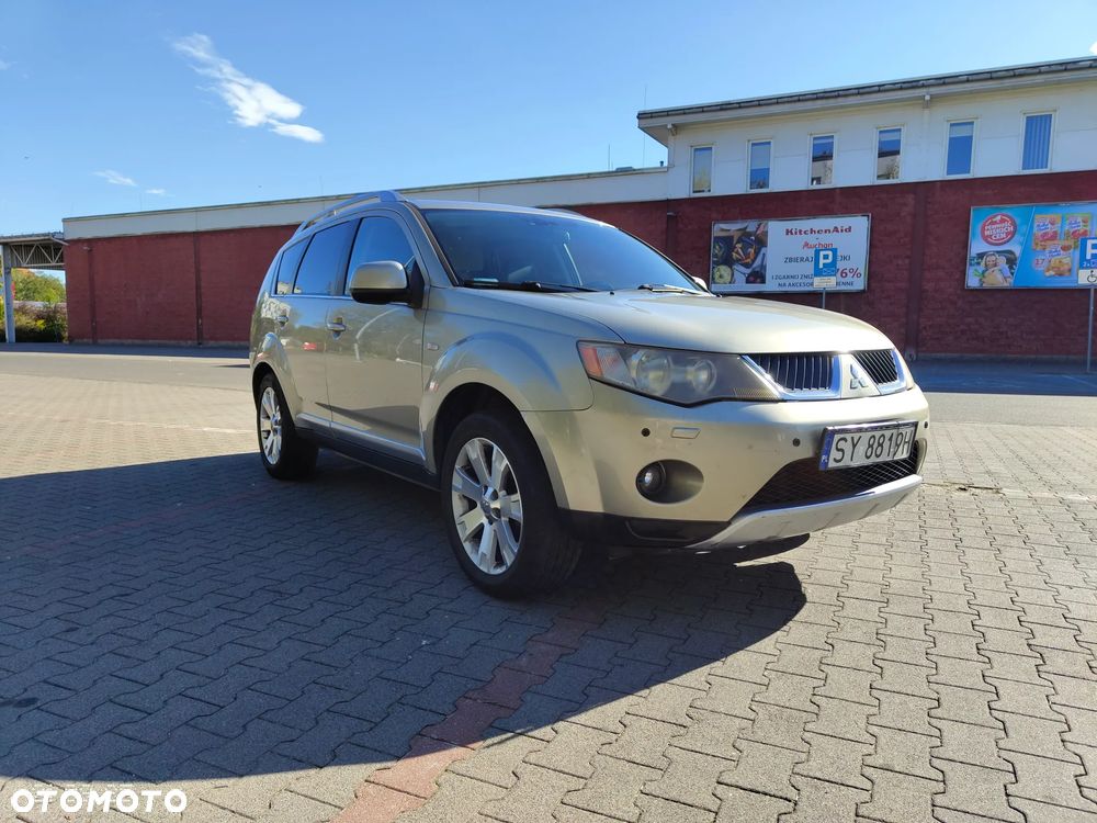 Mitsubishi Outlander 2.0 DID Instyle NAVI - 6