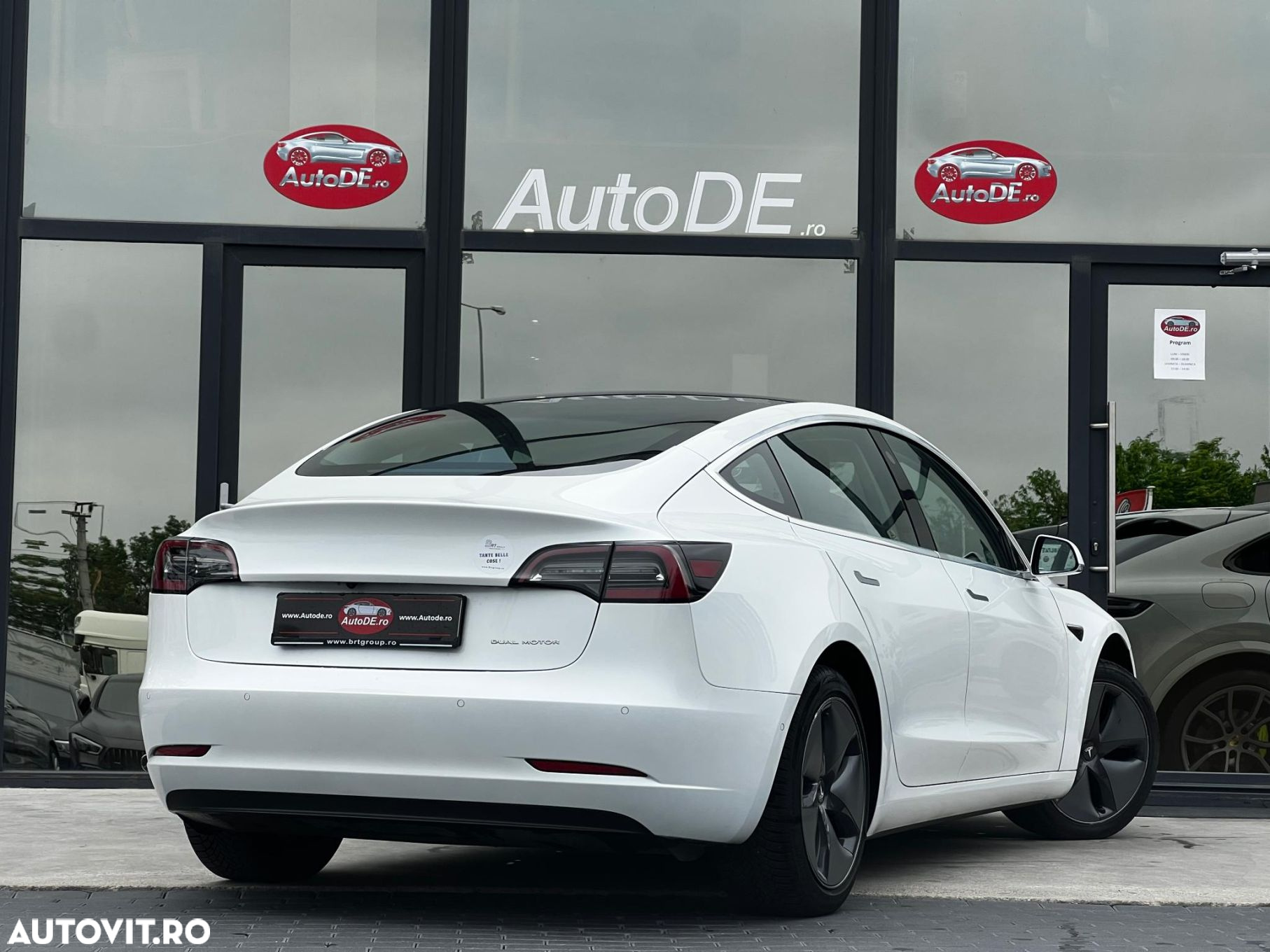 Tesla Model 3 - 4