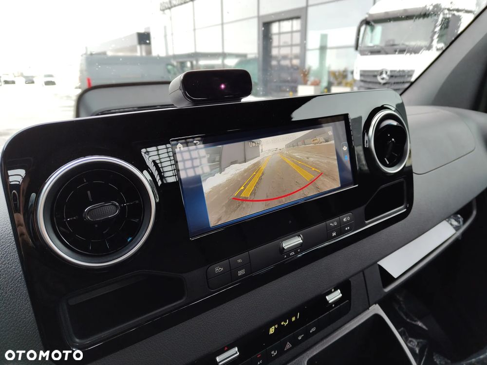 Mercedes-Benz Sprinter 319 CDI 4x4 Furgon 3665 mm L2H2 - 12