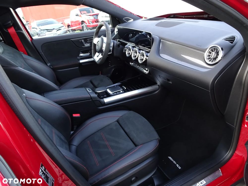 Mercedes-Benz GLA AMG 45 S 4-Matic+ - 6
