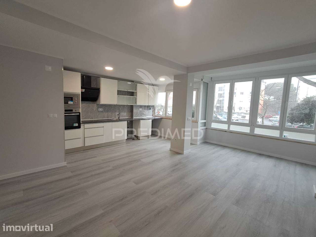 Apartamento T2 Totalmente Remodelado em Oeiras - Grande imagem: 4/27