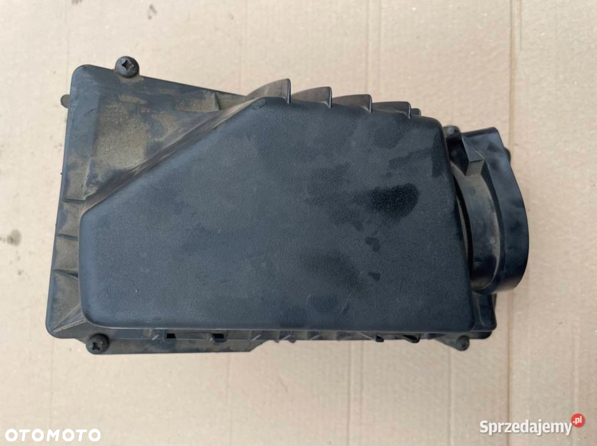 9681746980 obudowa filtra powietrza  peugeot 407 - 4